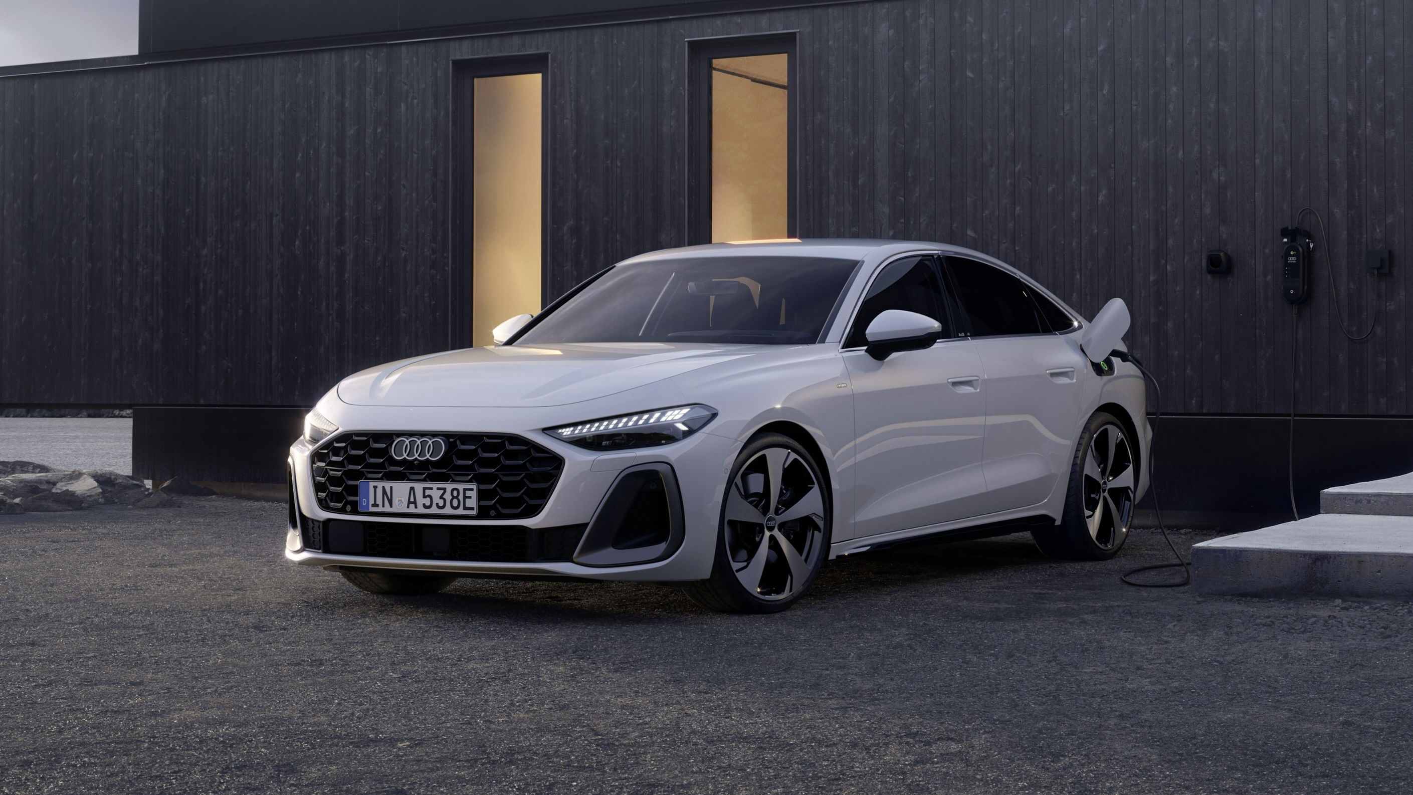 Audi A5 e-Hybrid - front